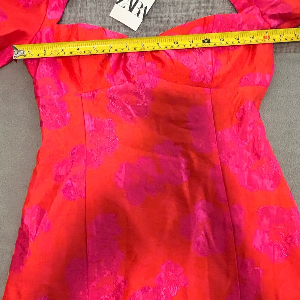 Zara Puff Sleeve Jacquard Fuchsia Floral Mini Dress Medium NWT - Picture 11 of 16